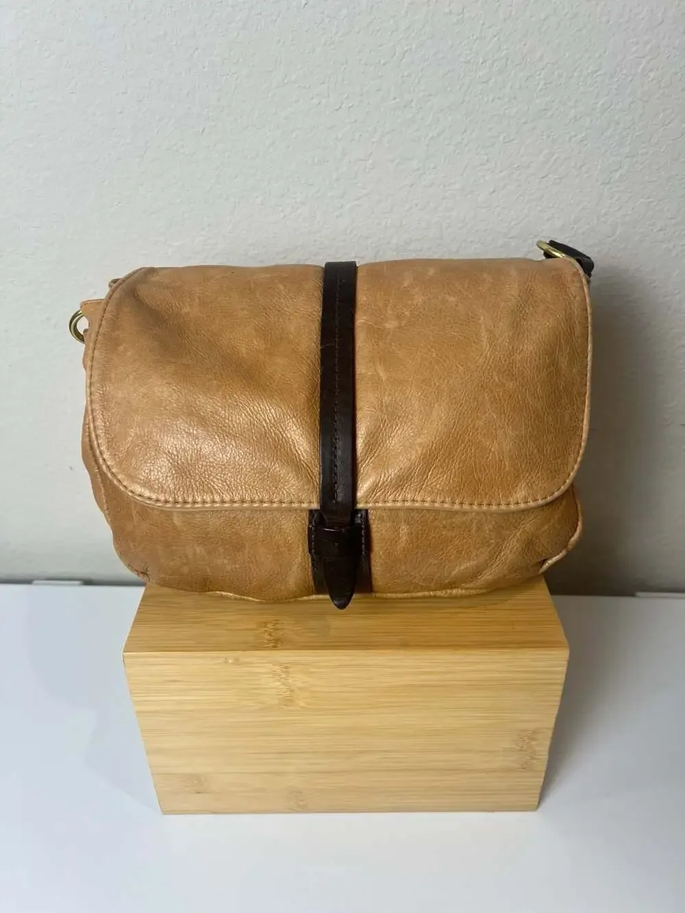 Mesa Leather Convertible Crossbody Shoulder Bag with Concealed Carry Pocket
